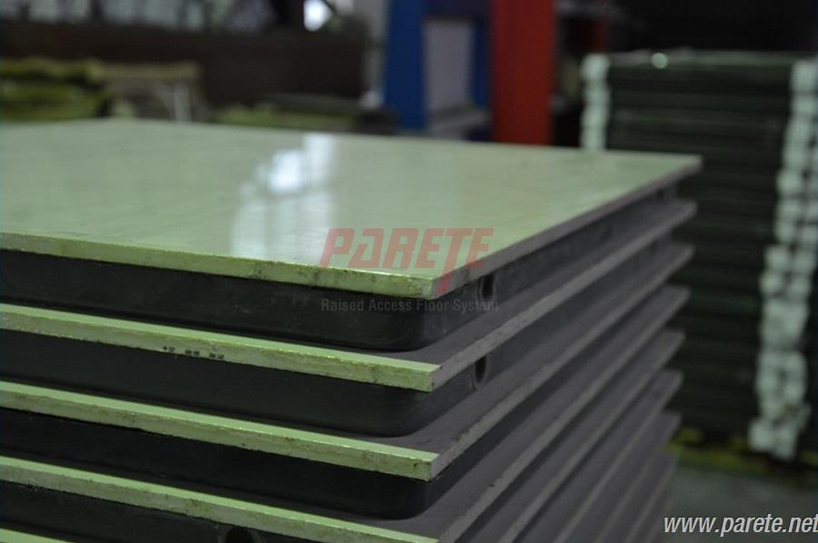 Porcelain raised flooring panels 